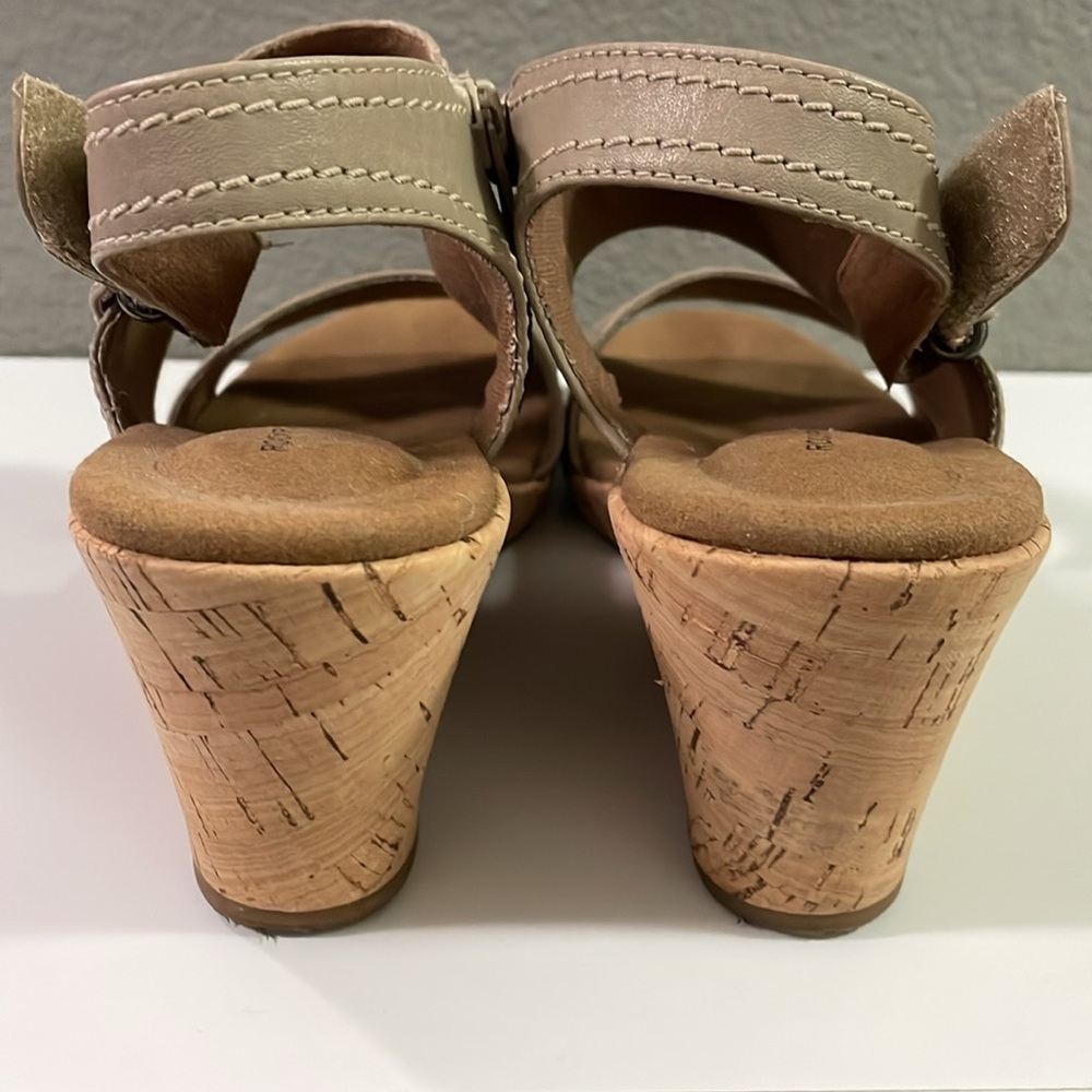 Rockport Beige Wedge Sandals women's size 8.5 - Picture 4 of 8